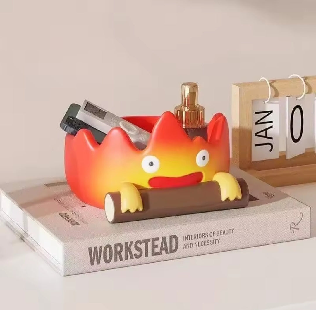 Organizador de Escritorio "Calcifer" – El Toque Mágico de Studio Ghibli